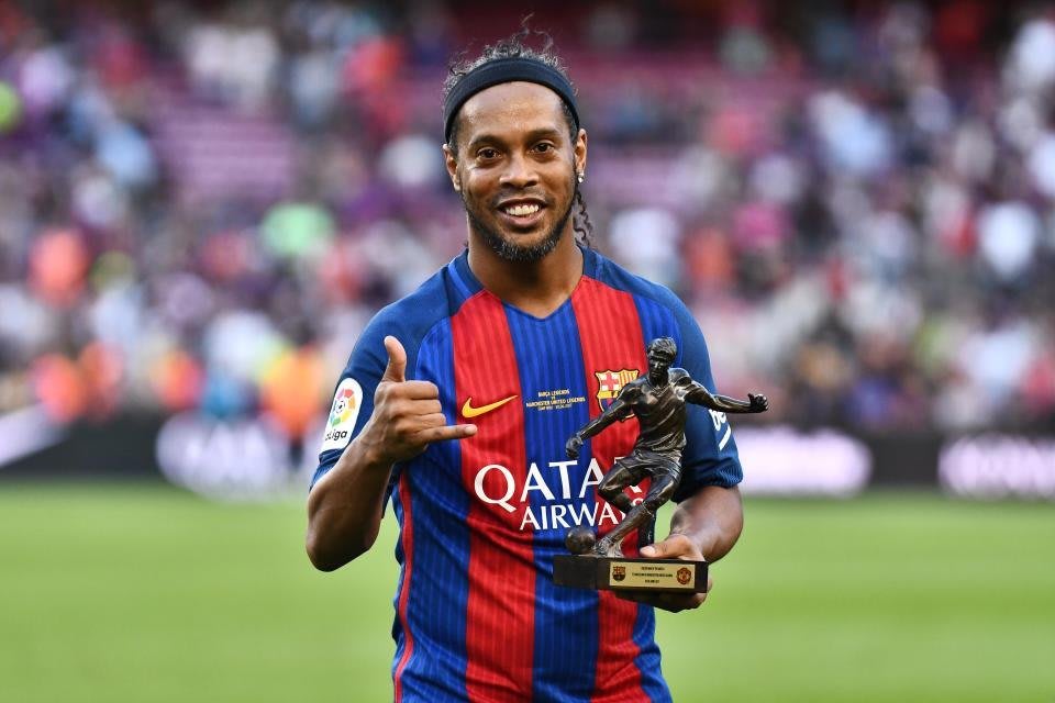 Mané diz se inspirar em Ronaldinho e brinca: 'Sou mais rápido que