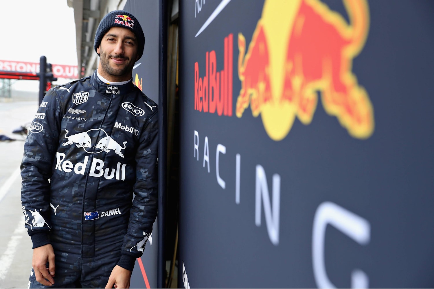 Red bull racing jacket deals 2018