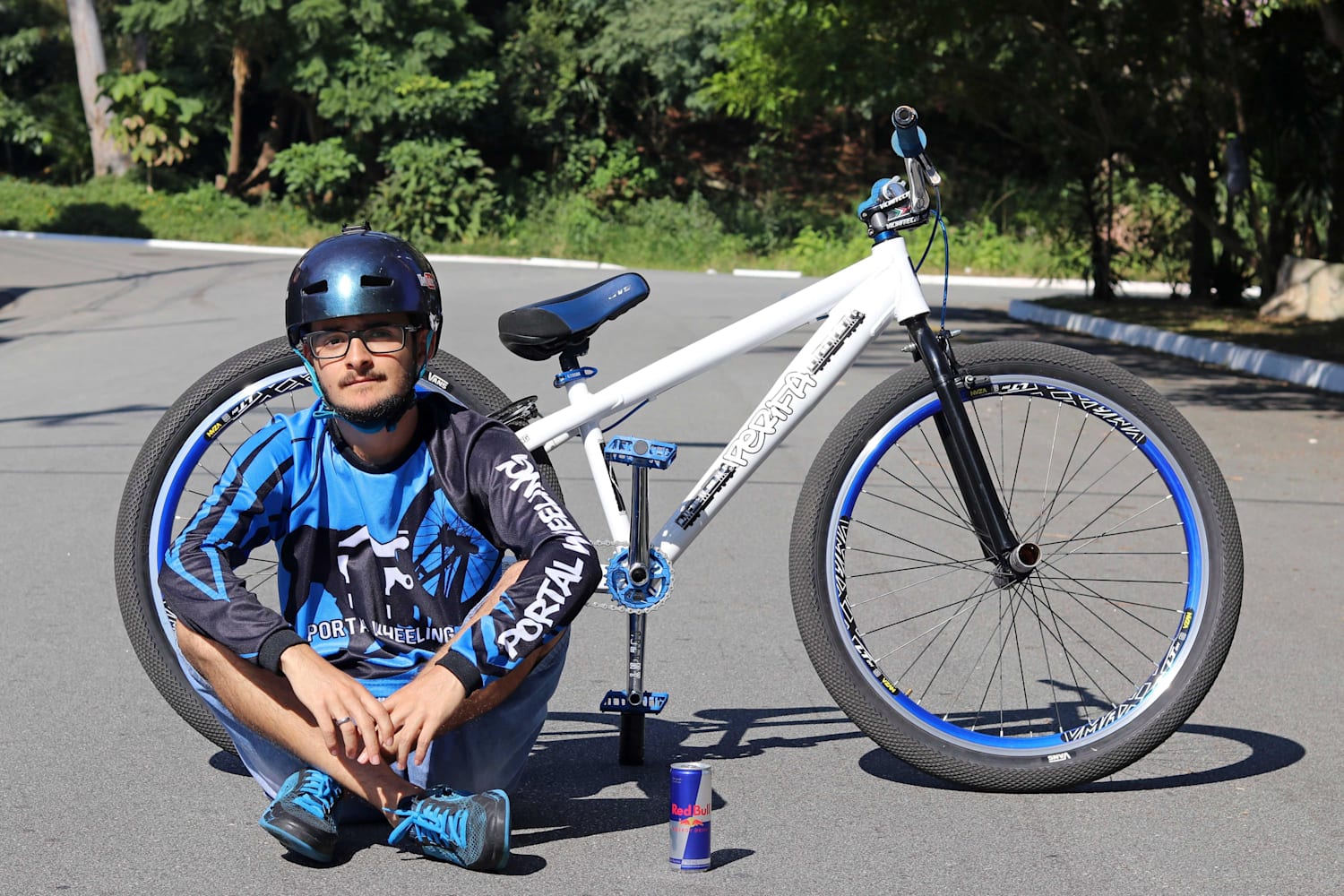Por tr s das lentes portal wheeling Hudson Xavier