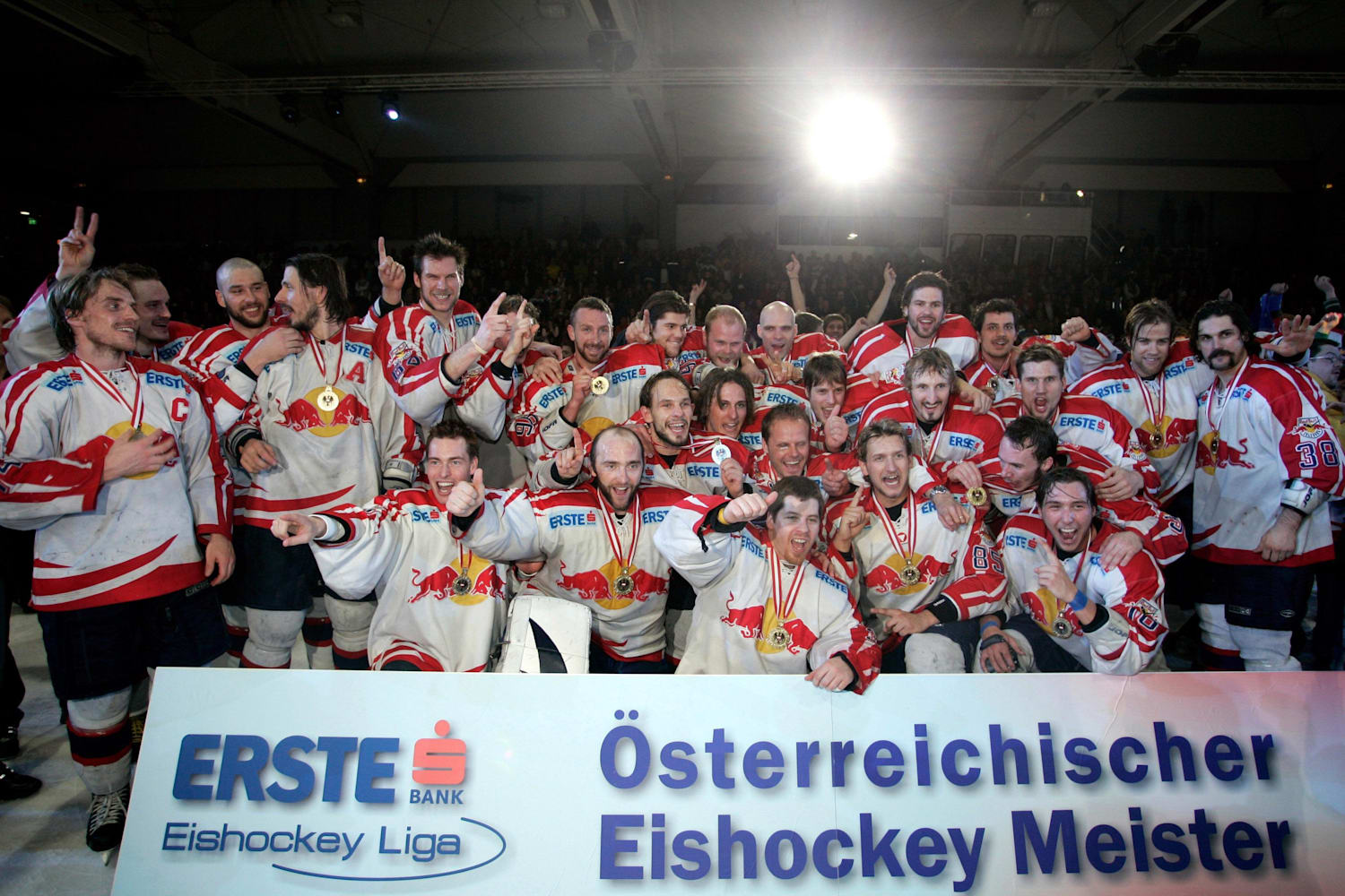 EC Red Bull Salzburg Win 2007 Hockey League Title