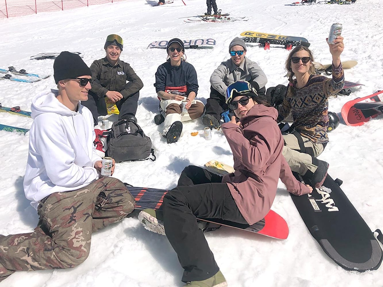 Cómo vestir en primavera hacer snowboard a la moda