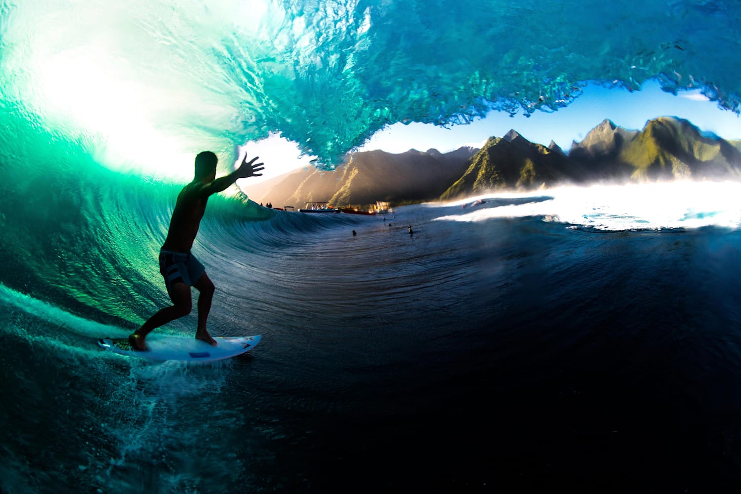 The 2025 wave surfing