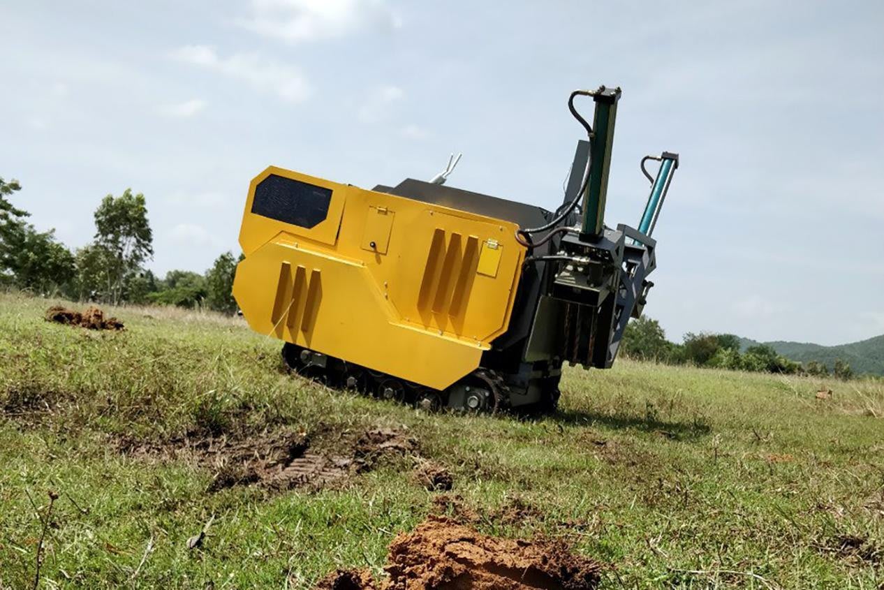 地雷除去作業を助けるロボット テクノロジー レッドブル