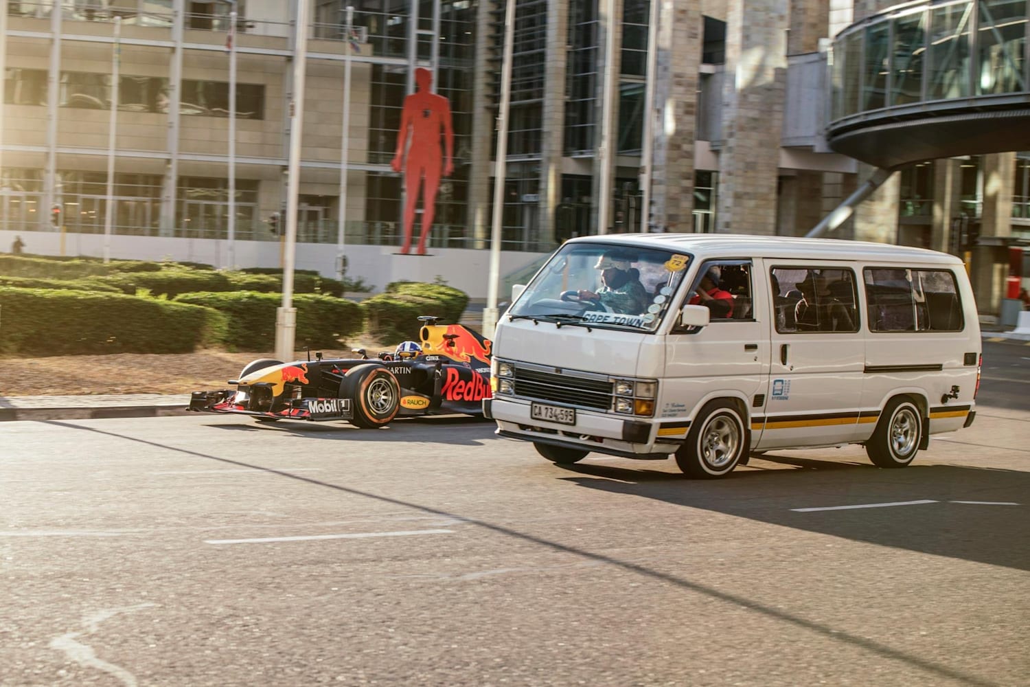 video** David Coulthard races Cape Town taxi