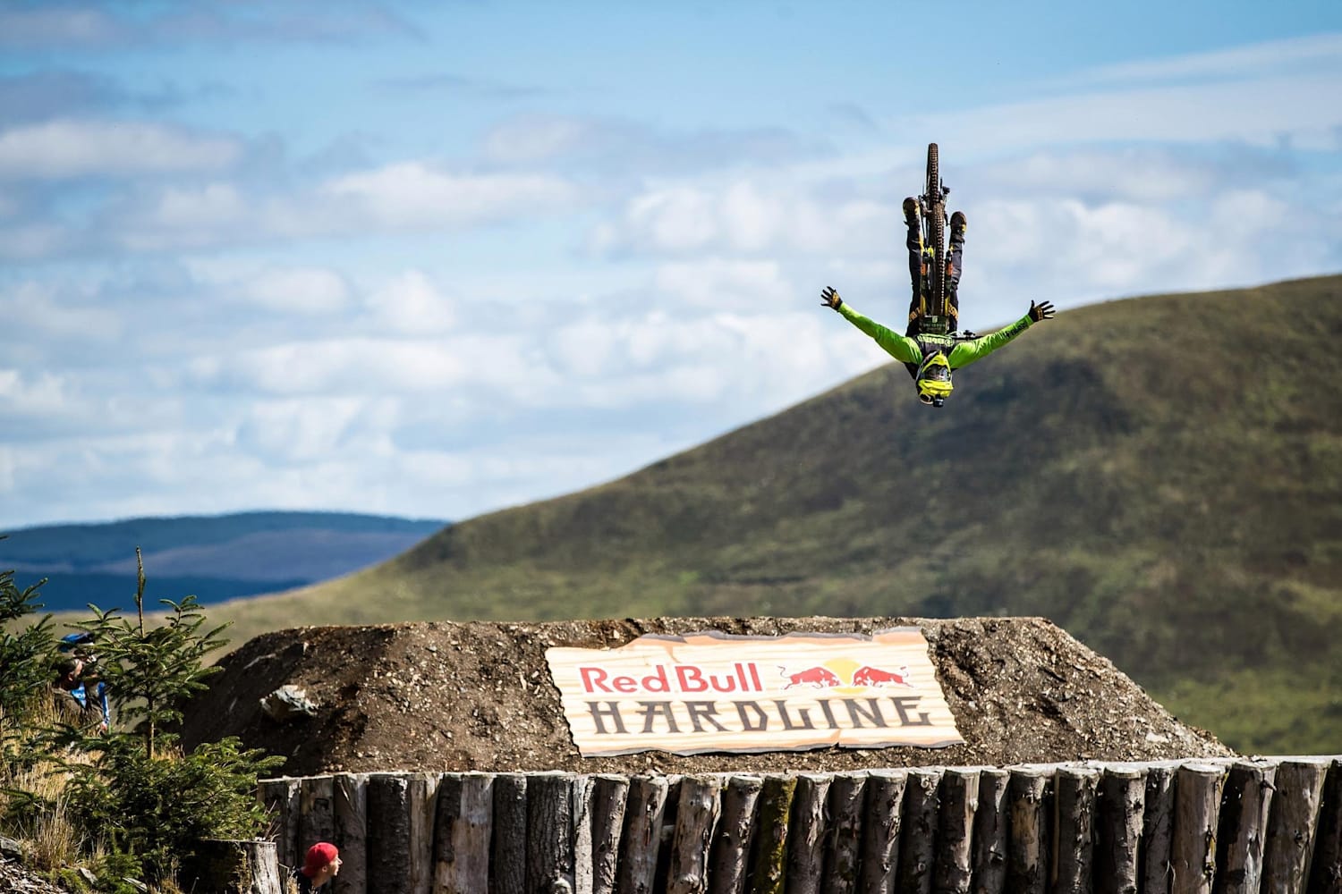 Red Bull Hardline practice report Watch the best clips