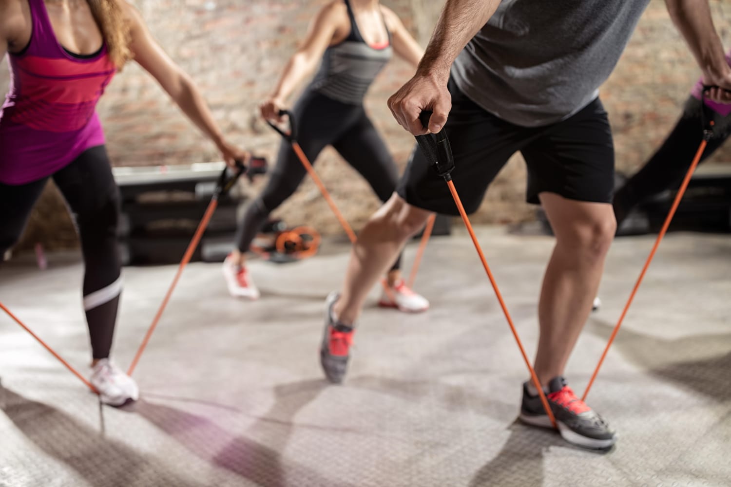 Elastique musculation : 10 exercices à faire avec un élastique