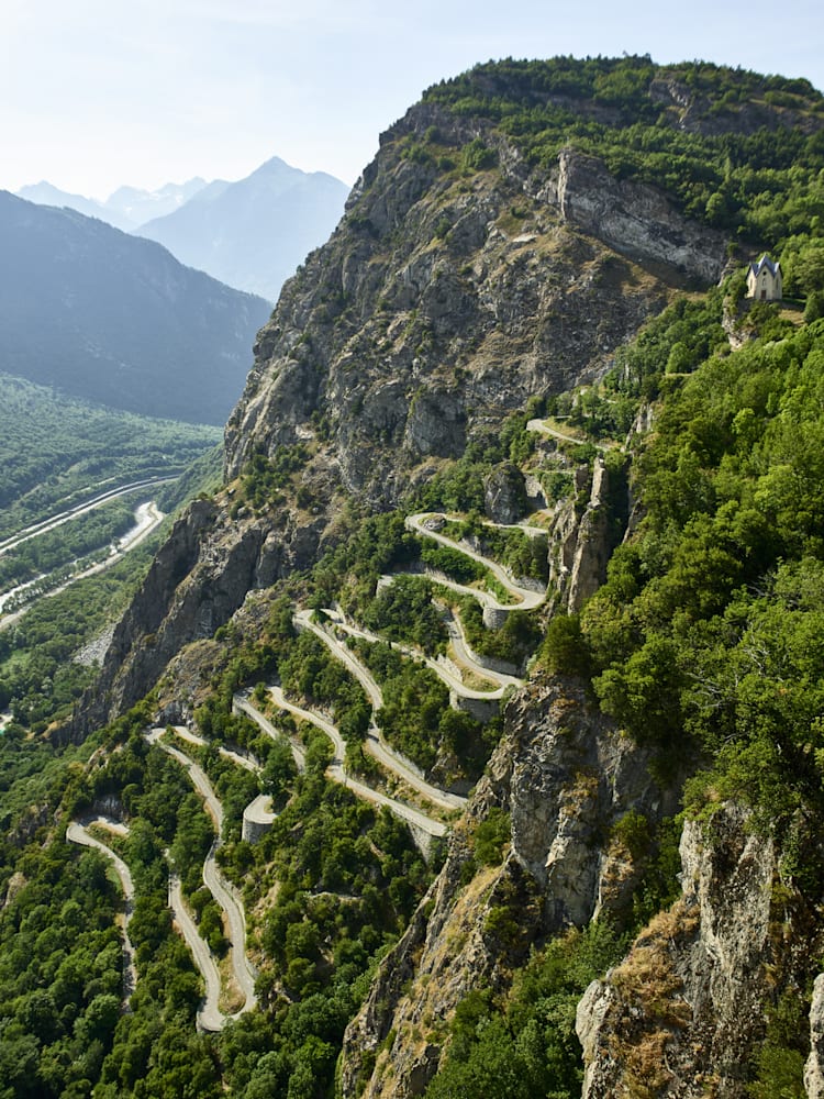 France – Pyrénées Mountains : A legendary path, le col du