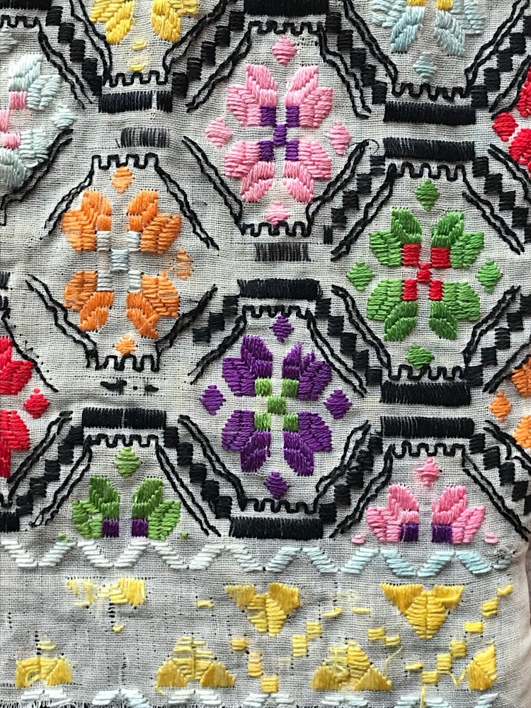 Primul Muzeu Al Textilelor Din Romania
