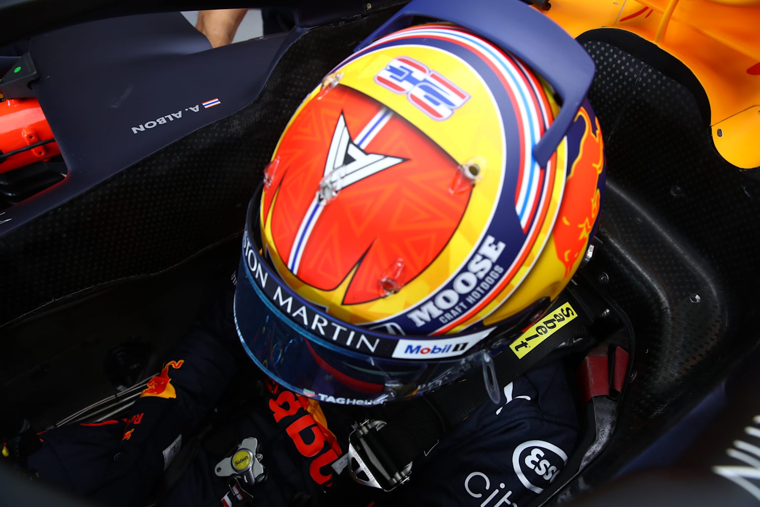 もうないよ!!レッドブルF1チームが使っていたクルー用と同じタイプ