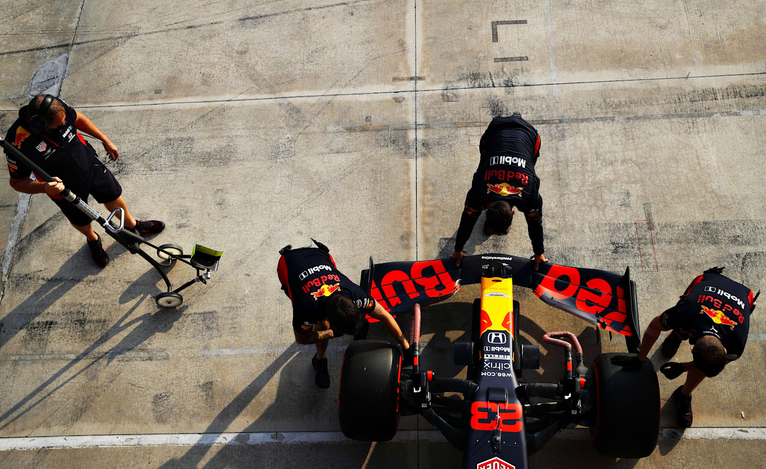 F1の安全性とは Pt 2 F1の組織的安全対策を知る レッドブル レーシング