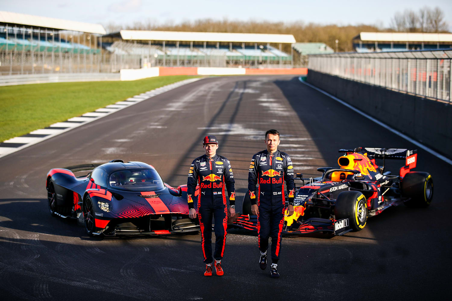 Aston Martin Valkyrie: тест-драйв Ферстаппена и Албона