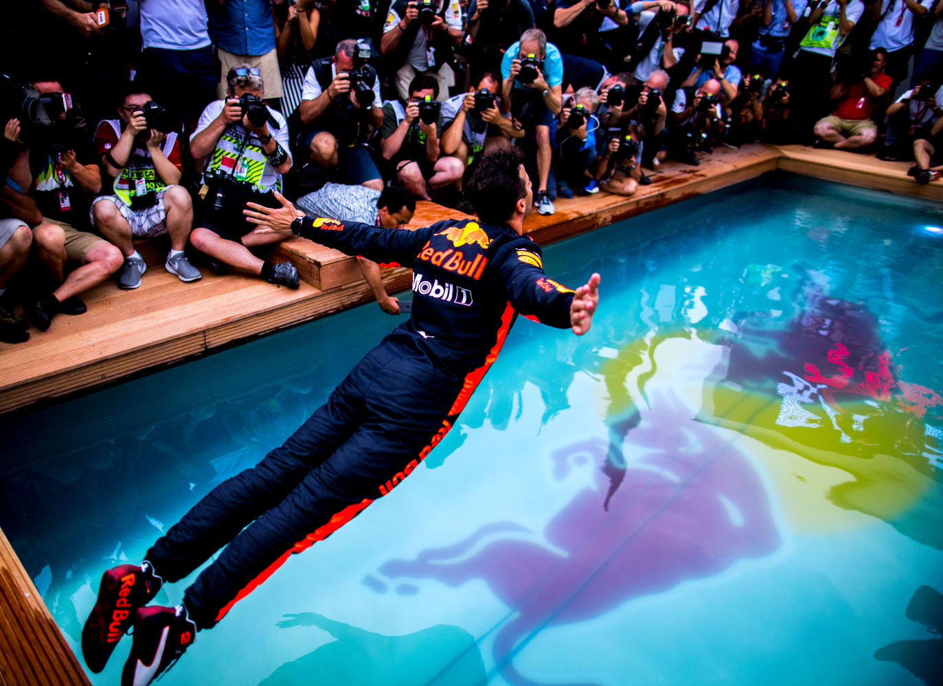 F1 Rewind - Daniel Ricciardo Wins Monaco