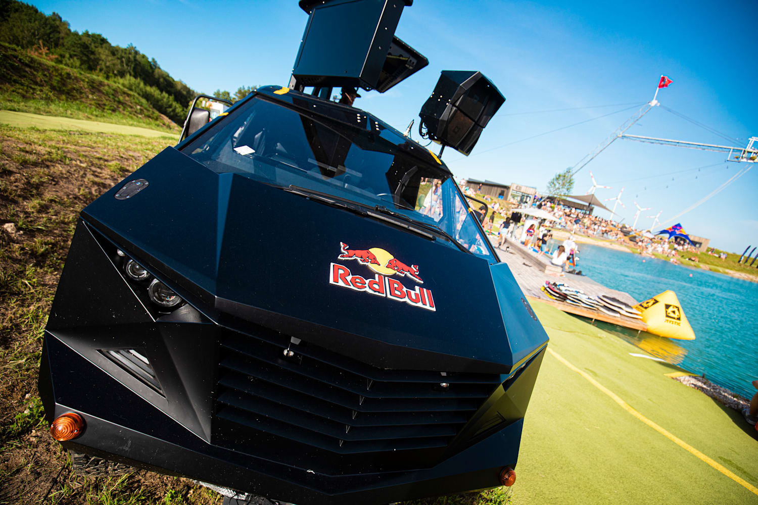Red Bull Zubor Wake Tour 2020 (Red Bull Zubor 5,7 V8 monštrum s dĺžkou 6 metrov)