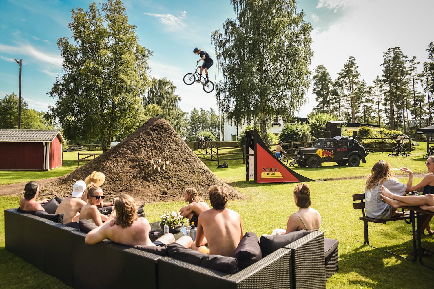 Dirt shop king bike