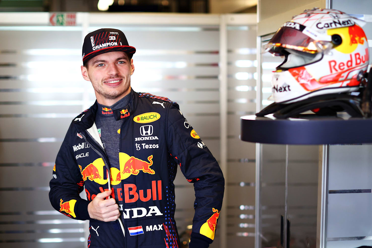 Insight: The full story of why Verstappen switched F1 helmets