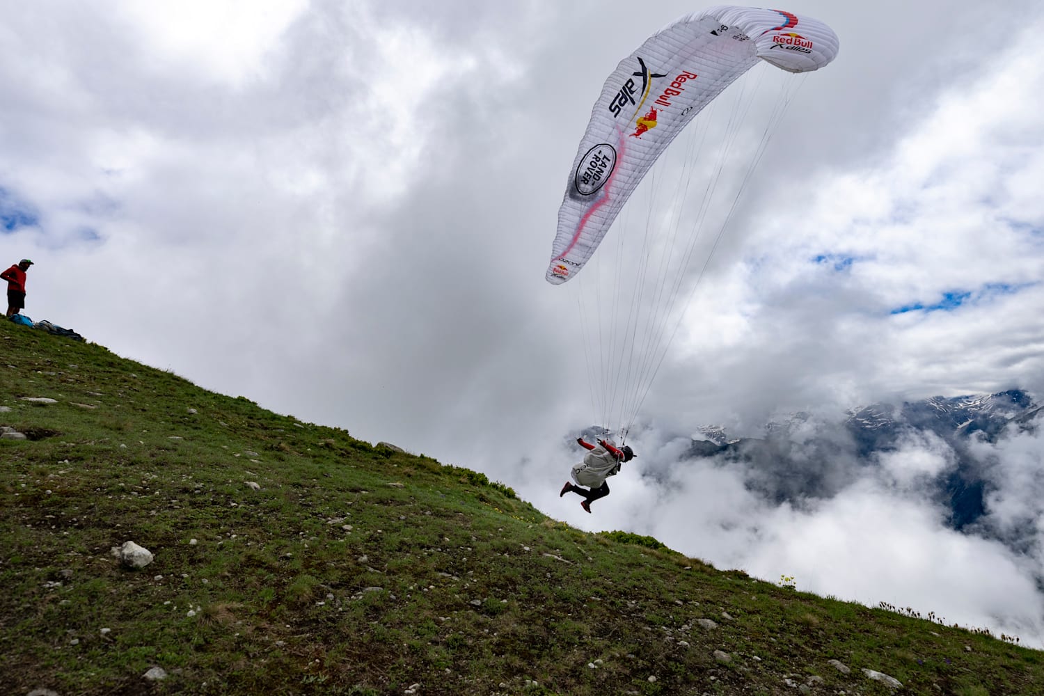 Red Bull Alps 2021: first days of the race update