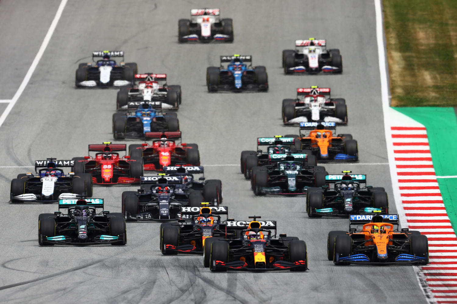 F1-Revolution in Silverstone 2 Rennen und 2 Sieger an einem Wochenende