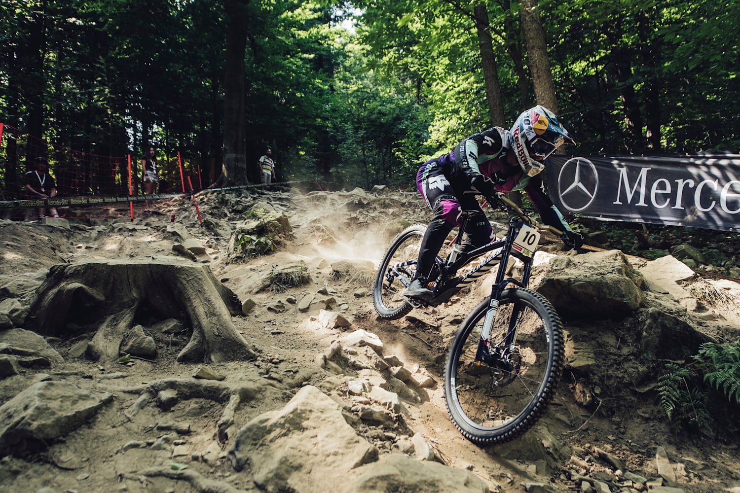 downhill bicycle racing