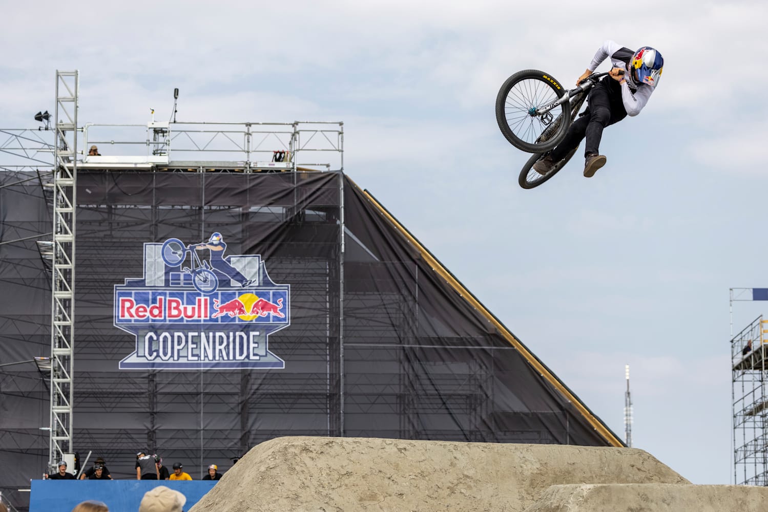 Slopestyle MTB tricks guide A beginner s dictionary