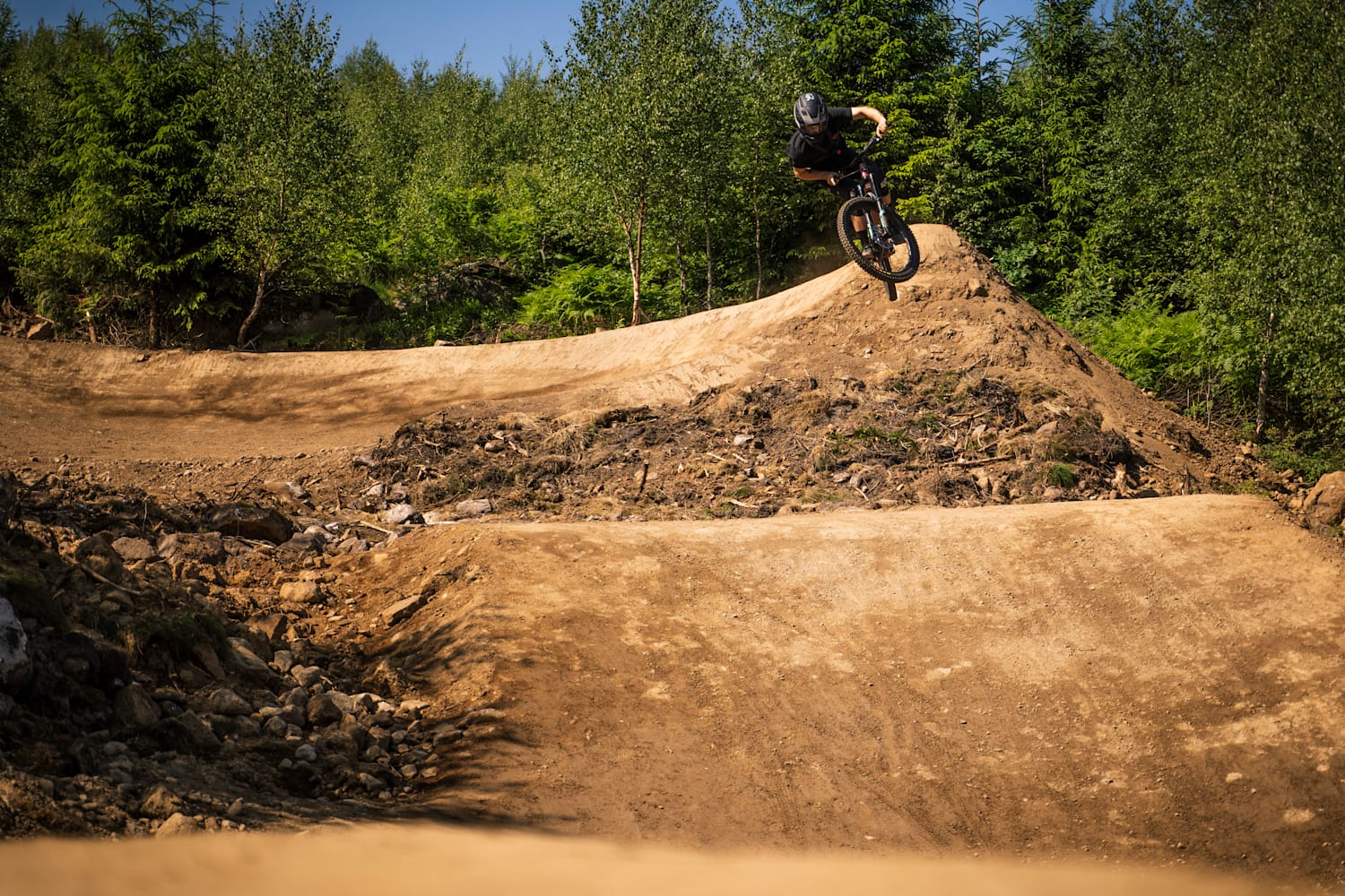 A line 2025 mountain biking