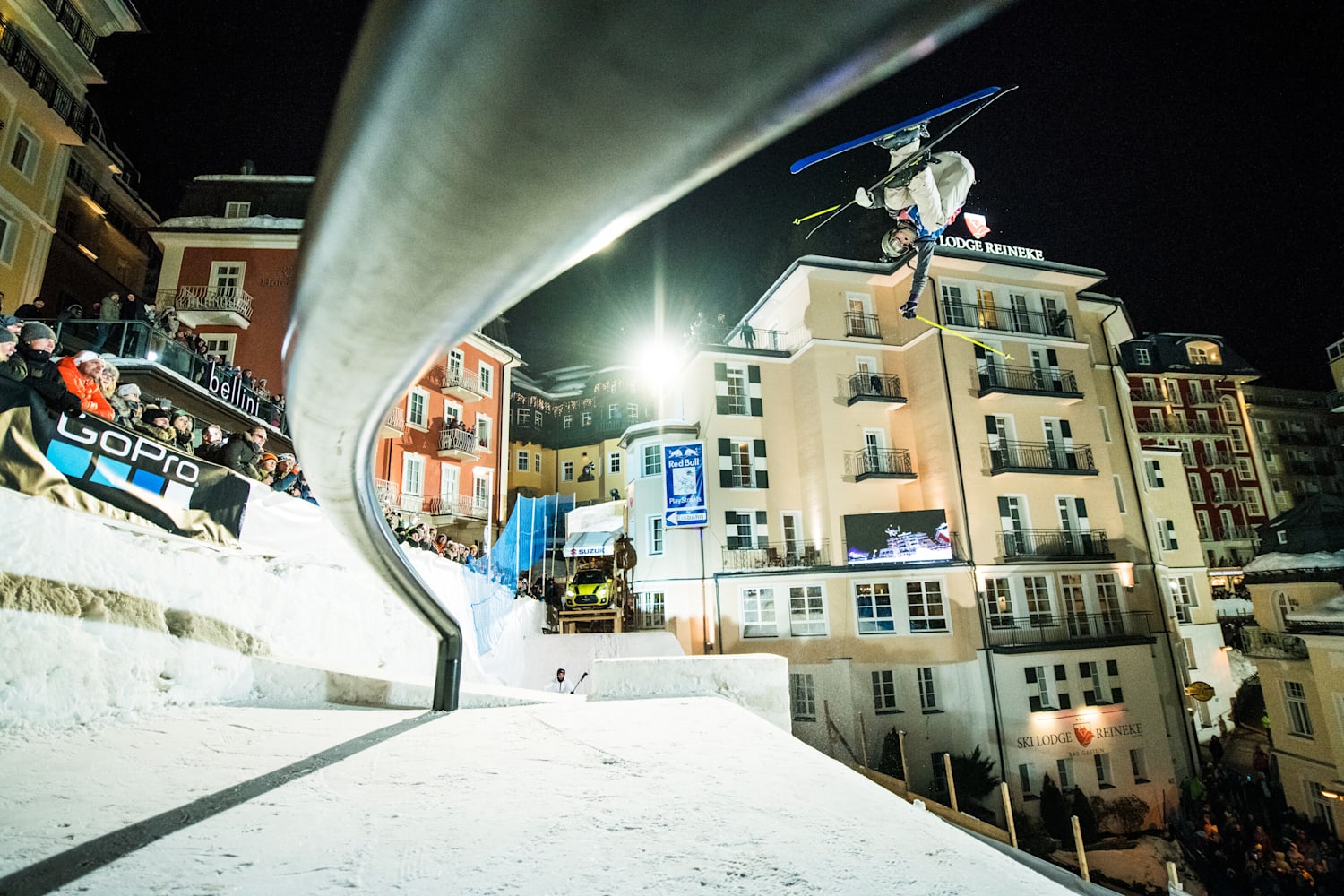 Red Bull Playstreets 2023: Freestyle skiing slopestyle