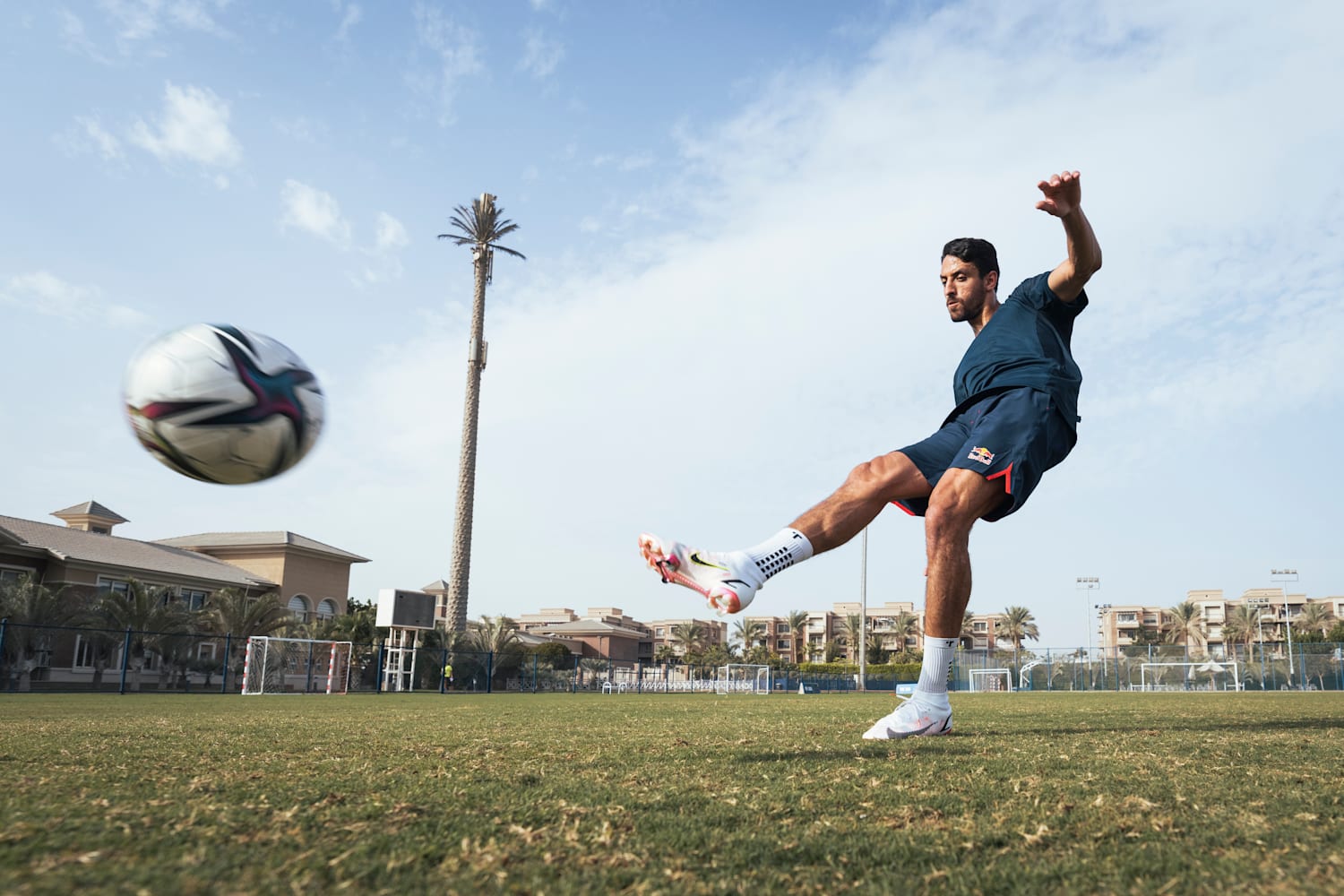 サッカーの歴史 | 起源 フットボール | レッドブル