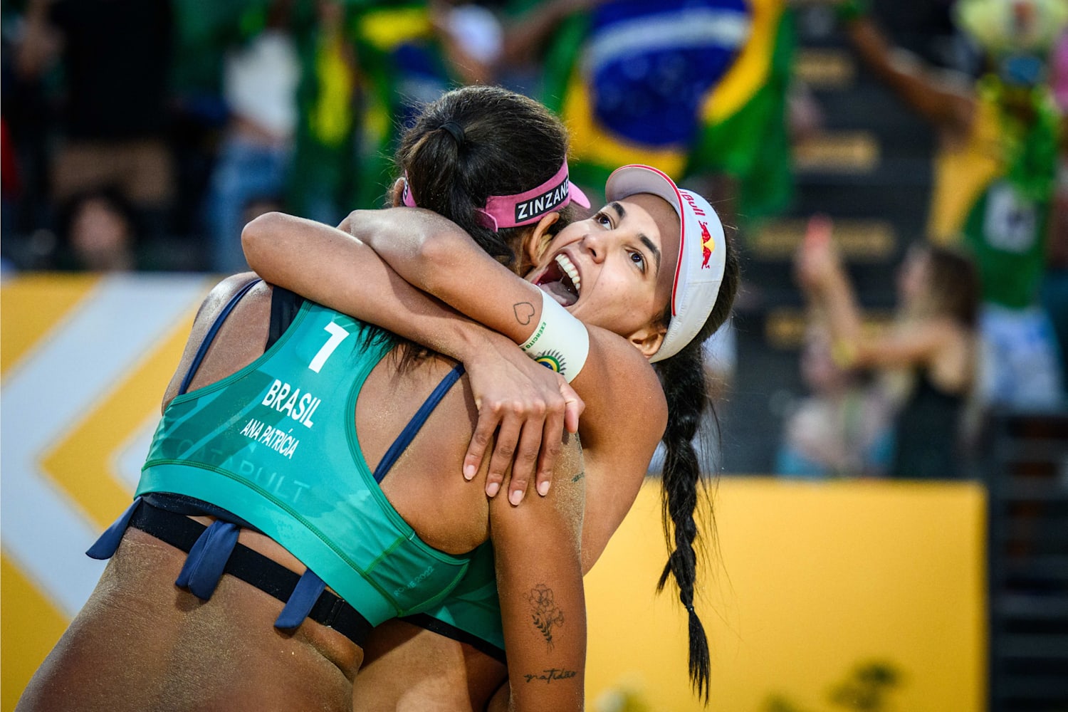 Eduarda (Duda) Santos Lisboa (pictured) and Ana Patricia Silva Ramos (both  BRA) in action during the Beach Pro Tour Elite beach volleyball tournament  Stock Photo - Alamy