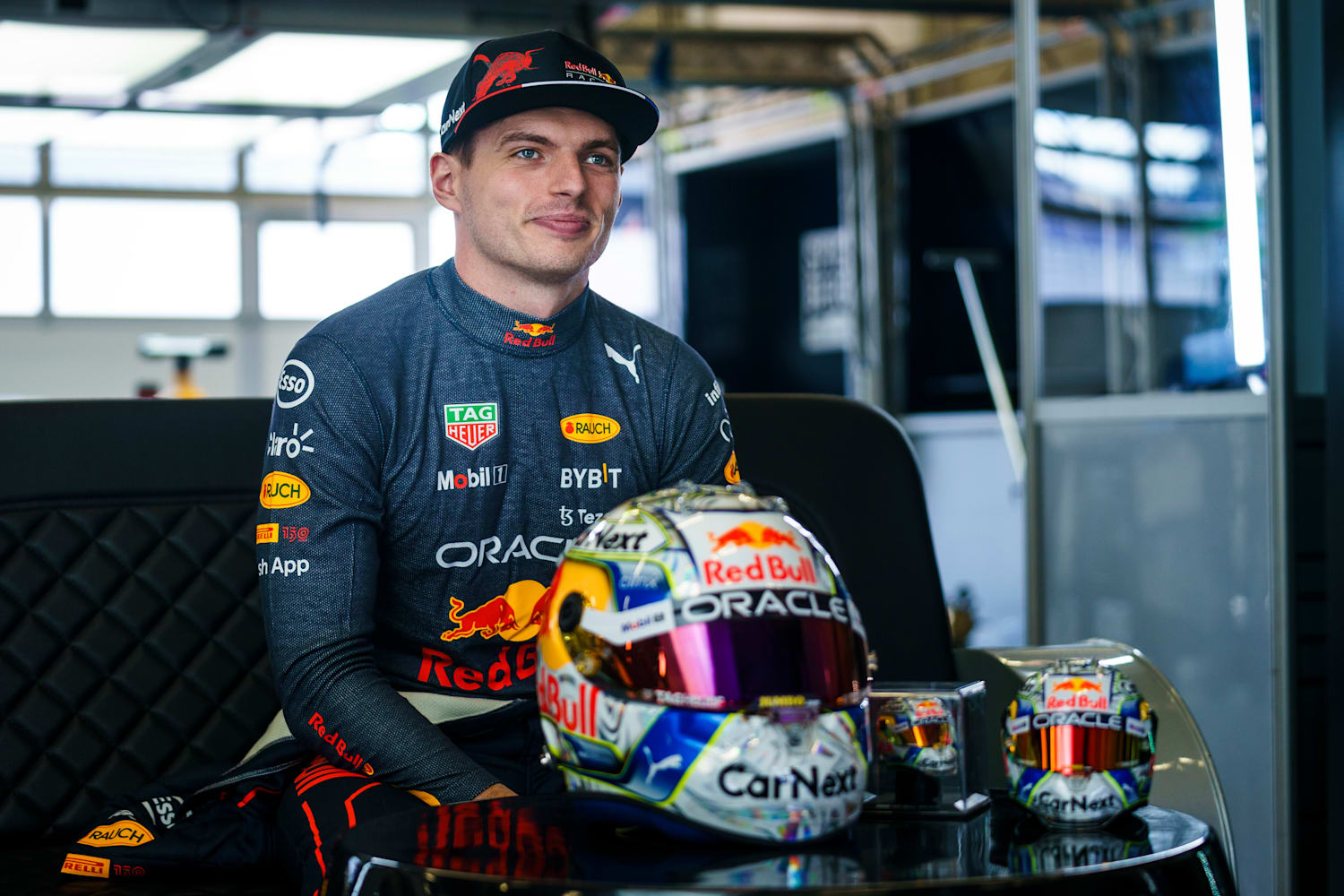 マックス フェルスタッペンがオーストリアgp仕様ヘルメットを公開 F1 オラクル レッドブル レーシング