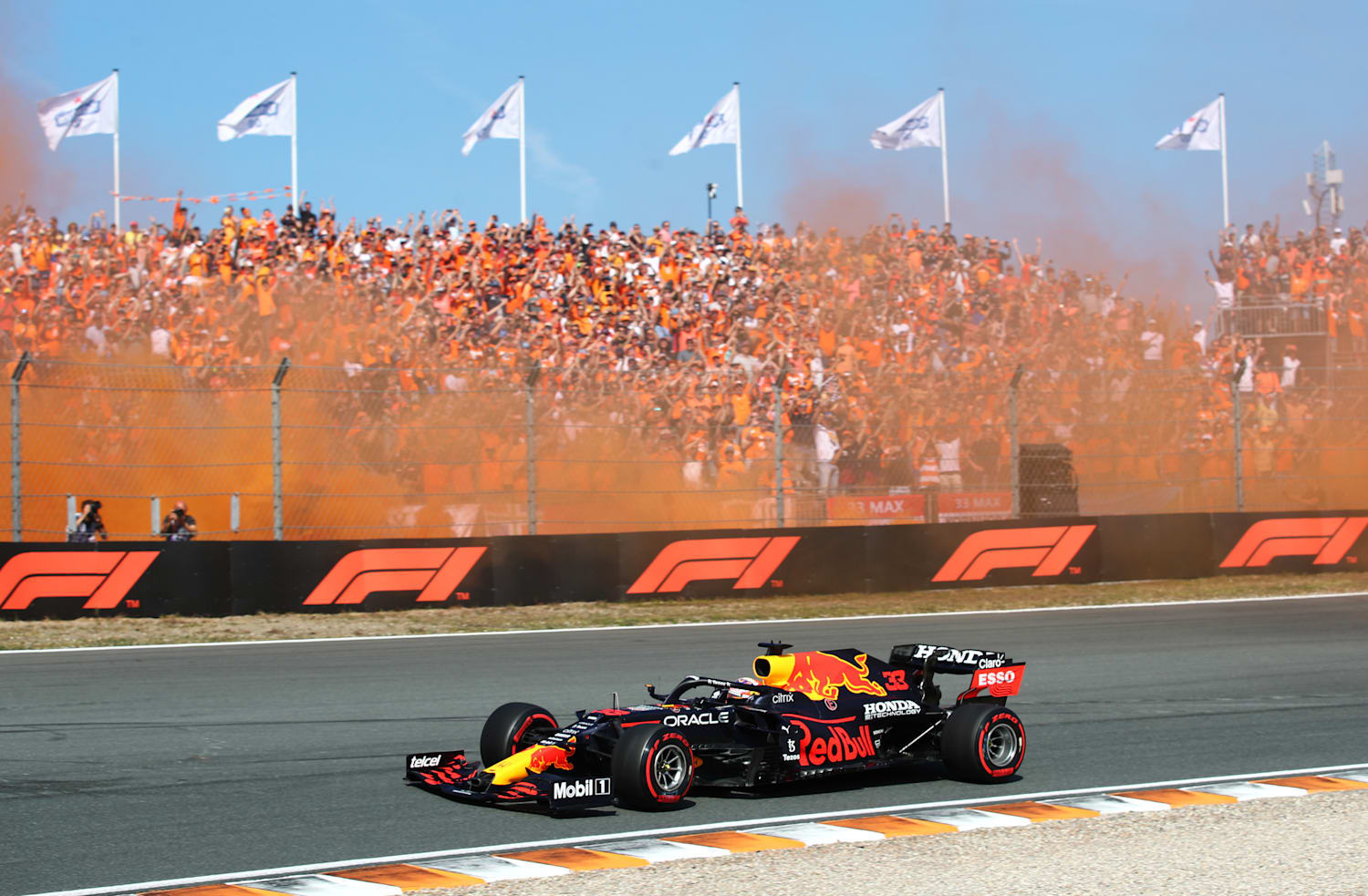 max-verstappen-red-bull-racing-zandvoort-dutchgp-2021