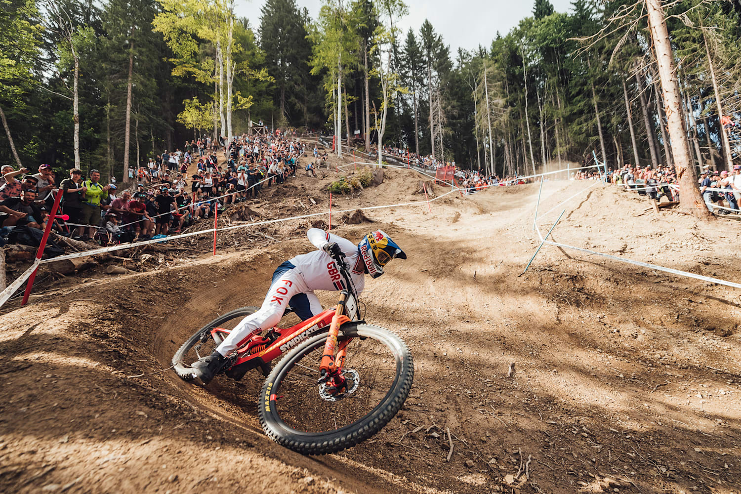 Downhill mountain bike champion 2025