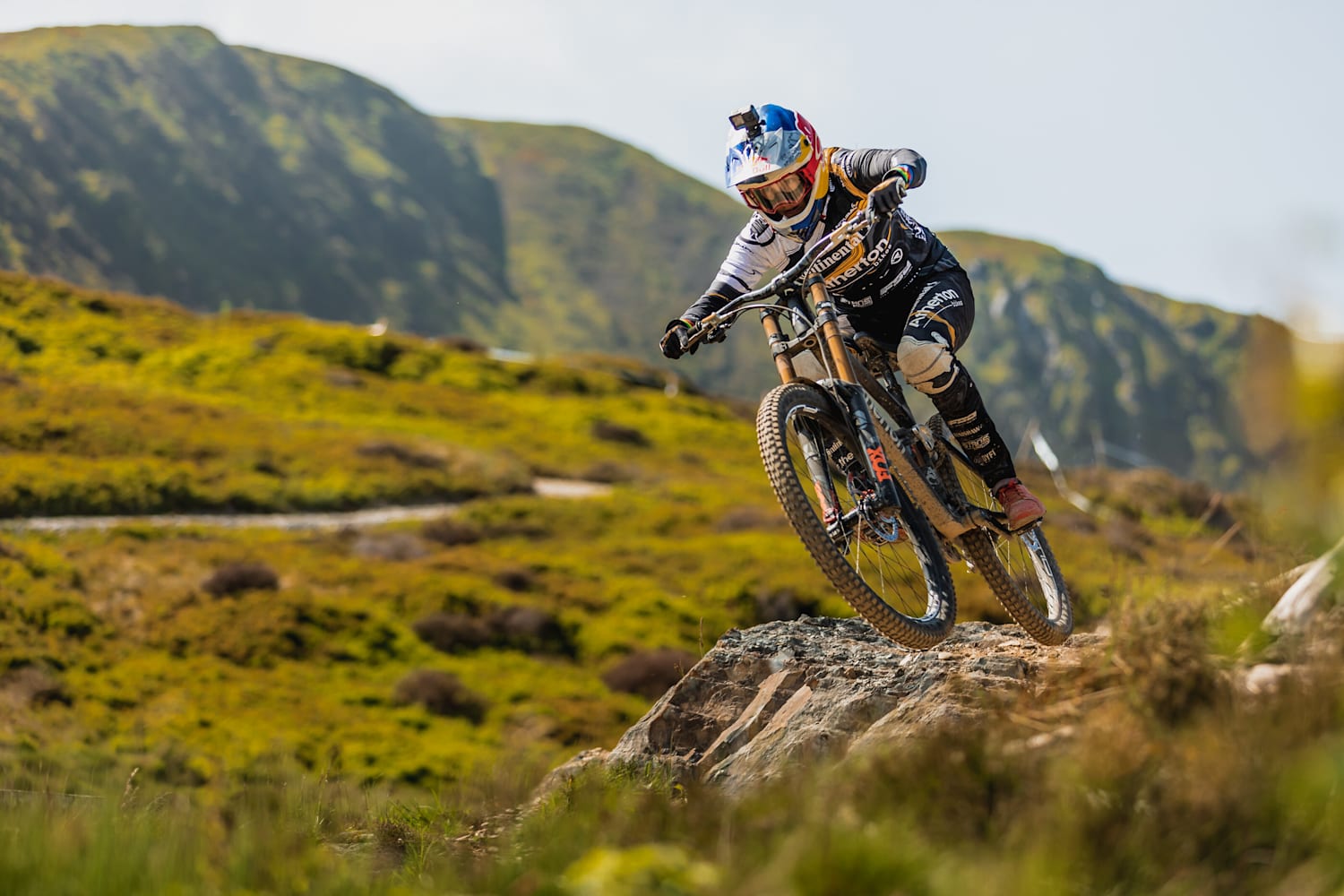 Video: French Trio of Friends Find Flow at Coast Gravity Park - Pinkbike