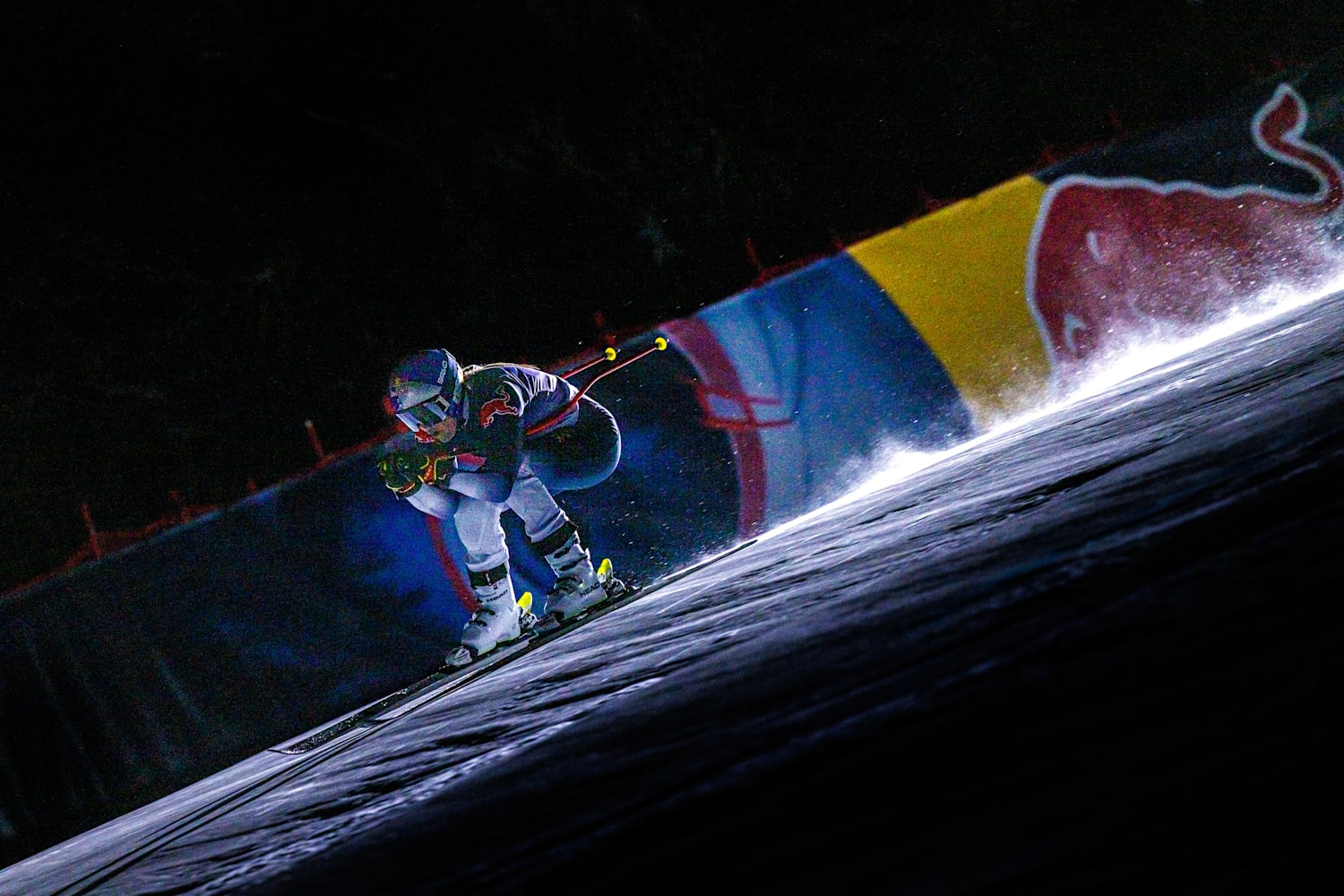 Lindsey Vonn skis the Sreif in Kitzbuhel at night