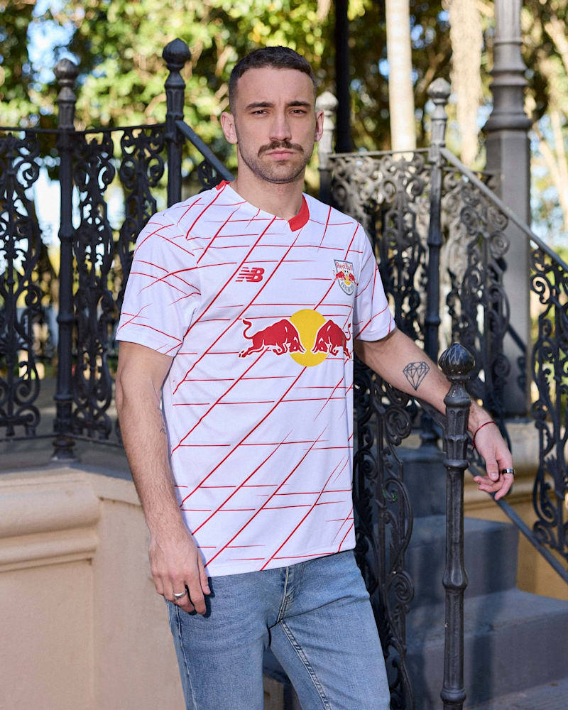 Camisa reserva do Red Bull Bragantino 2023-2024 é lançada pela New Balance