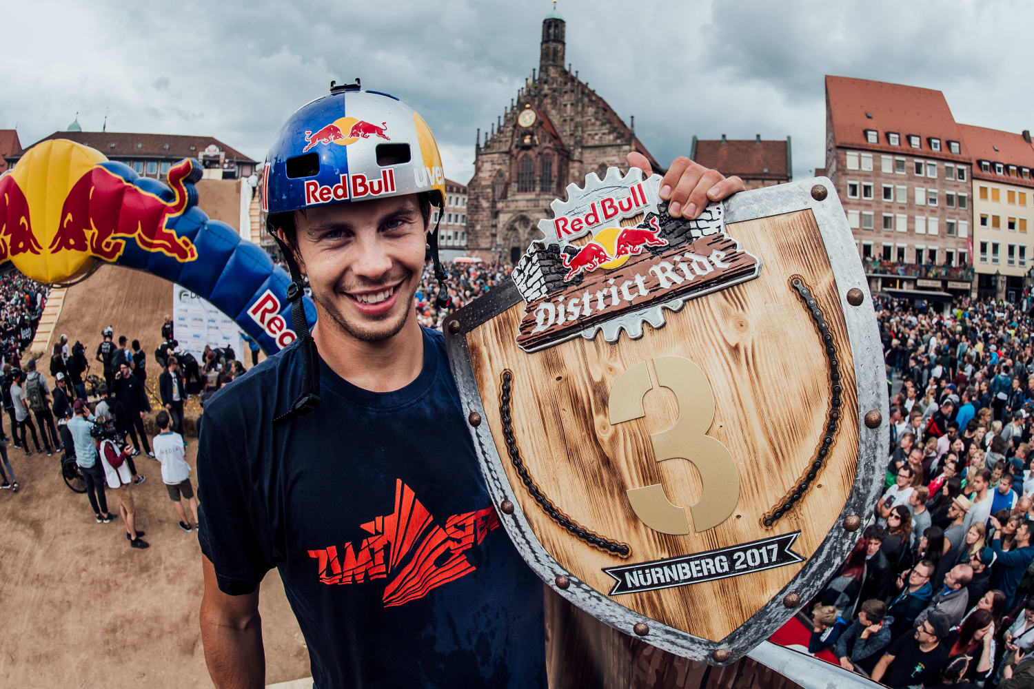 Stå op i stedet antage banjo Red Bull Sports Events S2 E8: Red Bull District Ride
