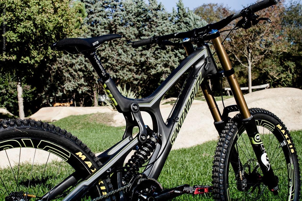 Santa Cruz V10 specs and images