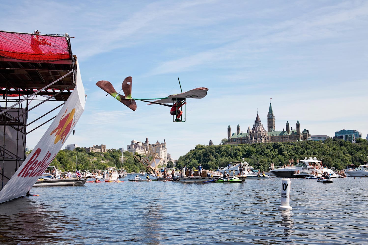 Watch the best of Red Bull Flugtag Canada 2013 display picture 1