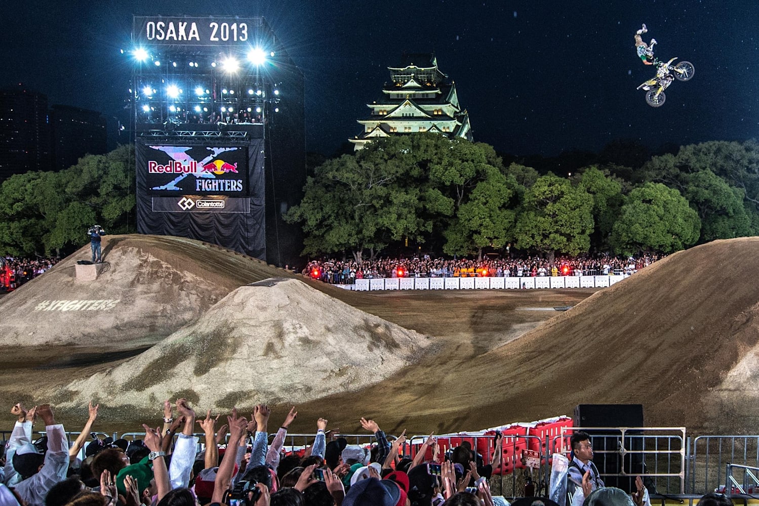 大阪城で熱い戦いが再び Red Bull X-Fighters Osaka 2014開催決定