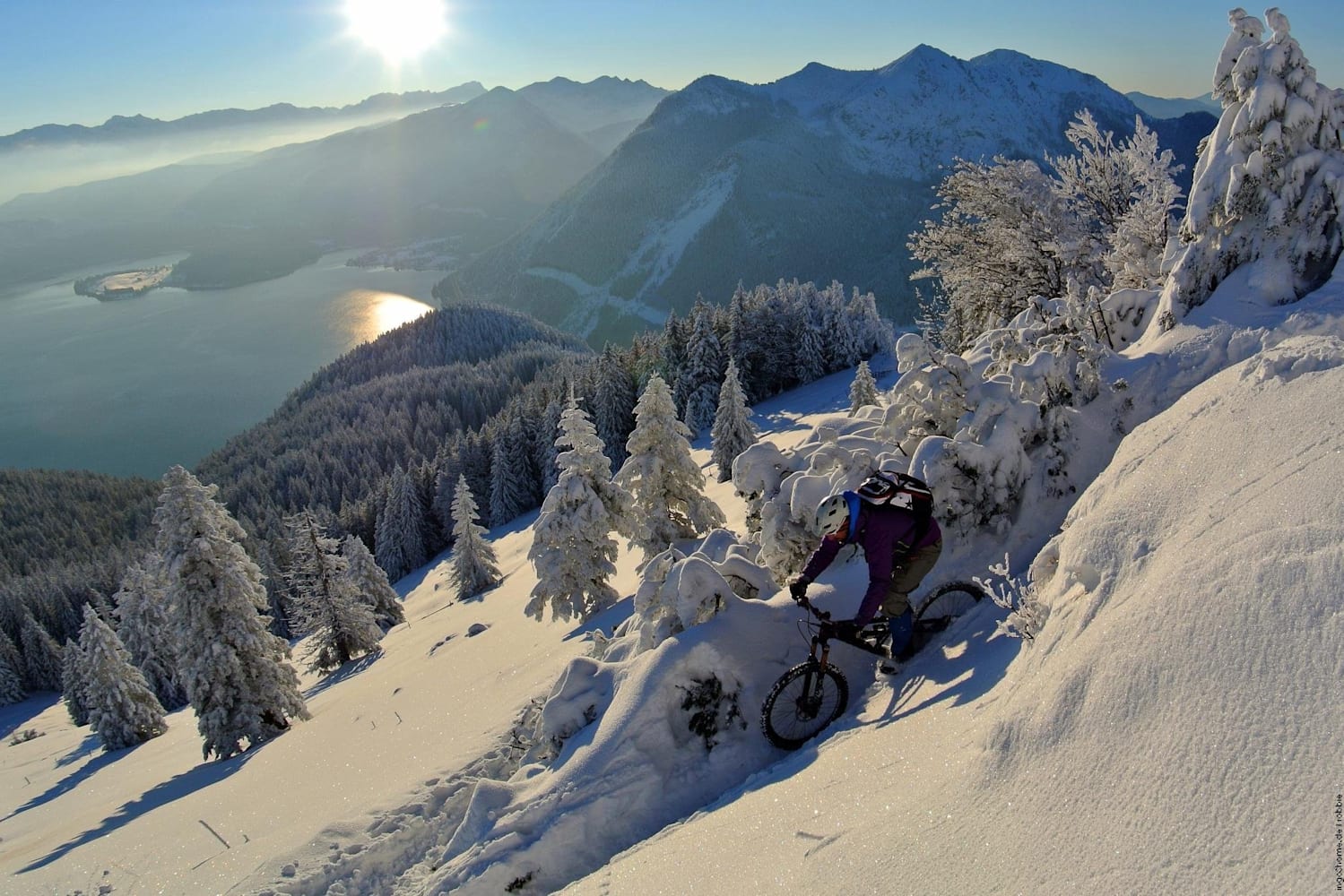 Mountain biking in the snow 2025