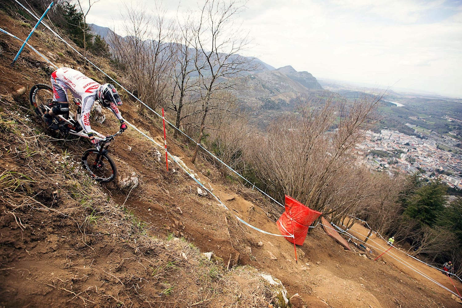 MTBダウンヒル：2010年代の変化を振り返る | レッドブル・マウンテンバイク