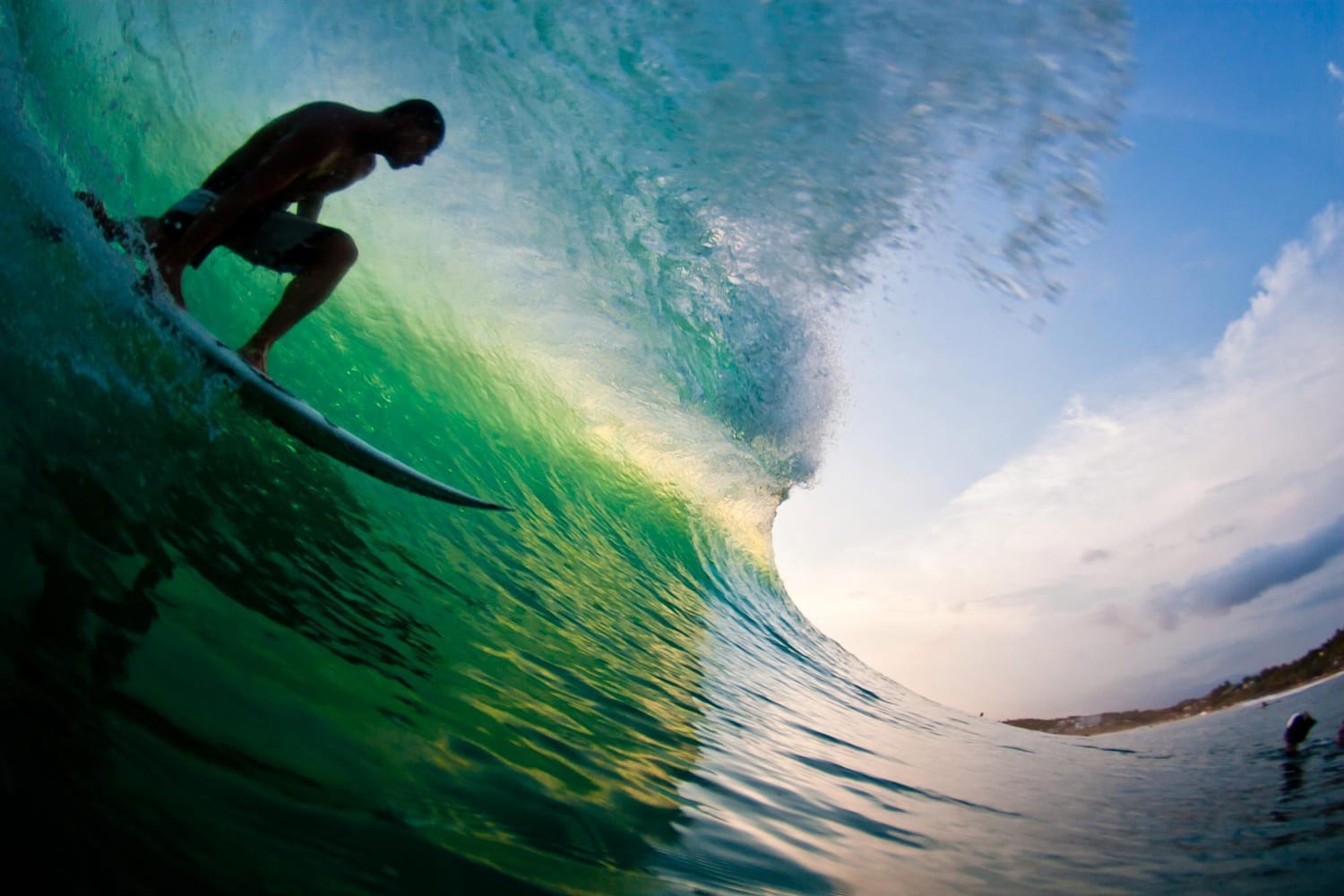 Barrel surf outlet