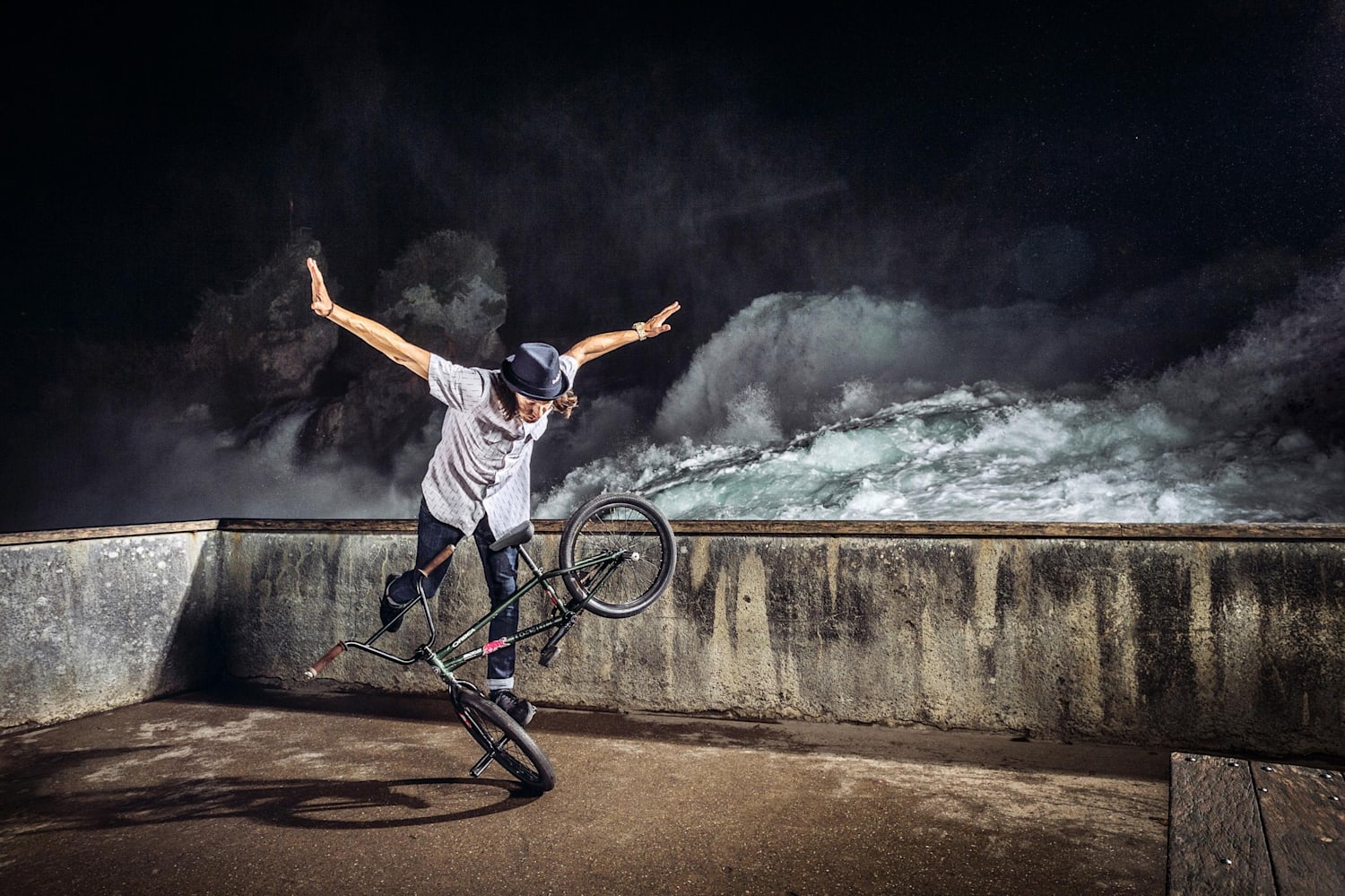 viki-gomez-rides-bmx-flatland-