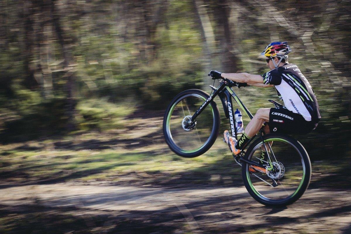Manualing a mountain bike online