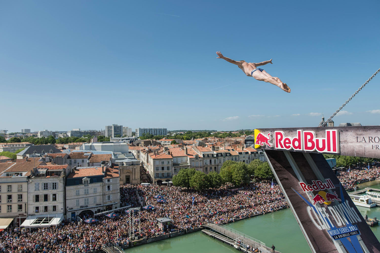 Experience what it's like to do a 27m cliff dive