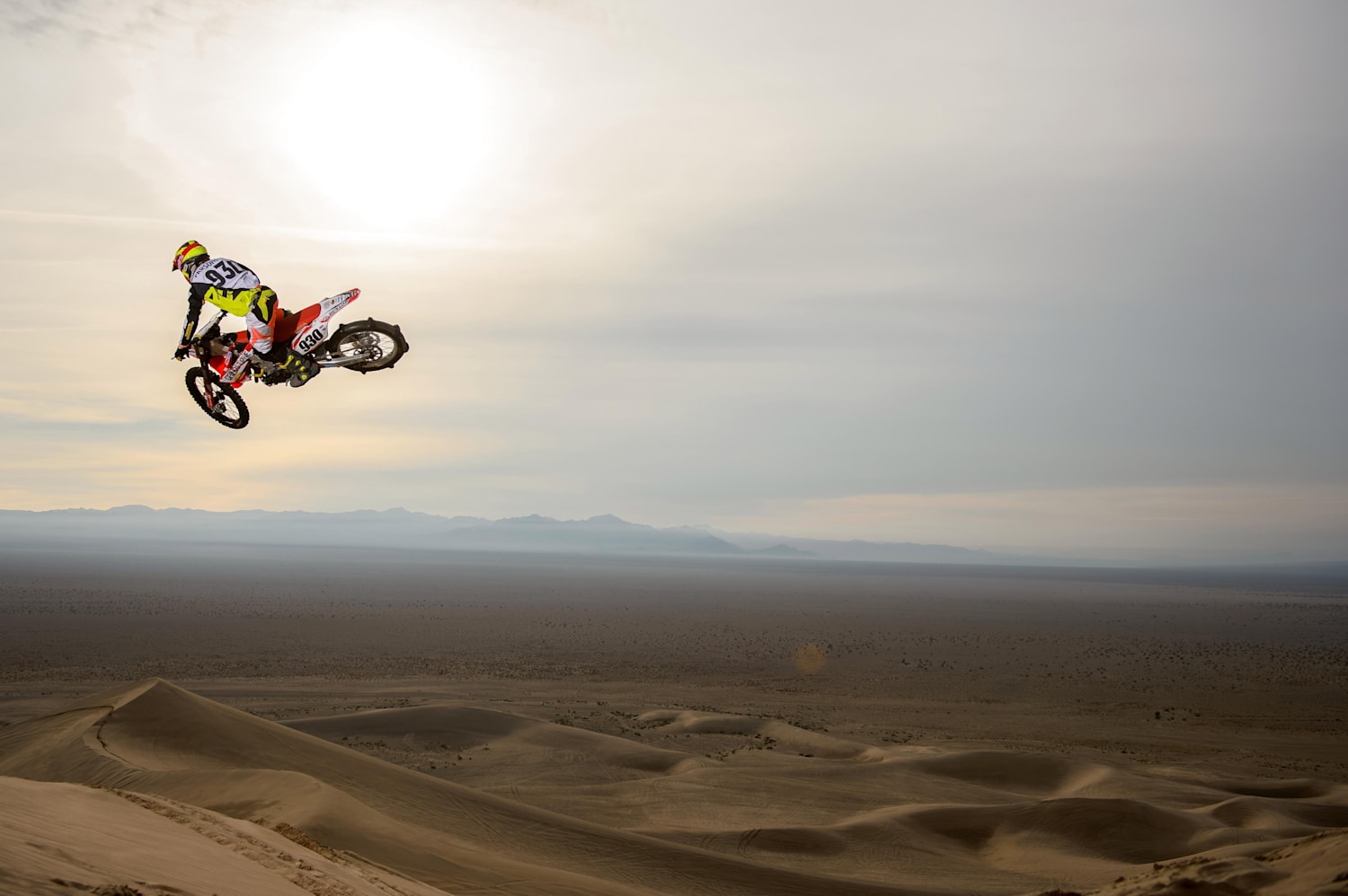 Tom Parsons: Freeride motocross in Death Valley *video*