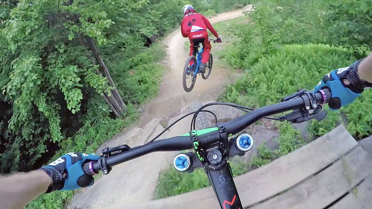 Du VTT DH sans freins avec Aaron Chase