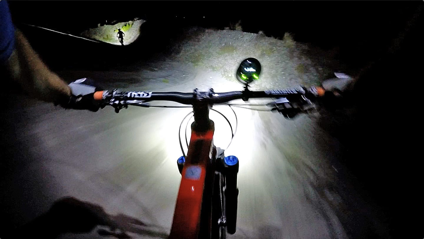 Eclairage casque vtt sale