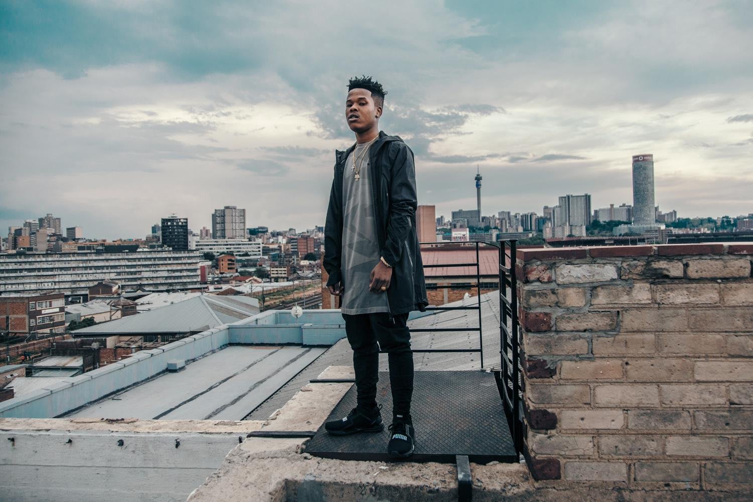 Puma run the street top