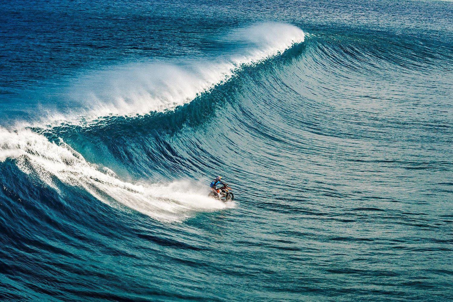 Robbie Maddison Riding bike on water in Pipe Dream 2