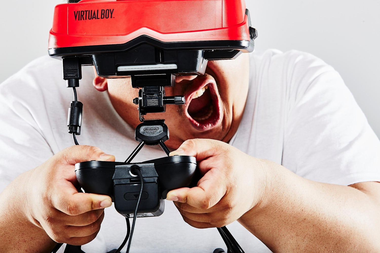 playing-virtual-boy.jpg