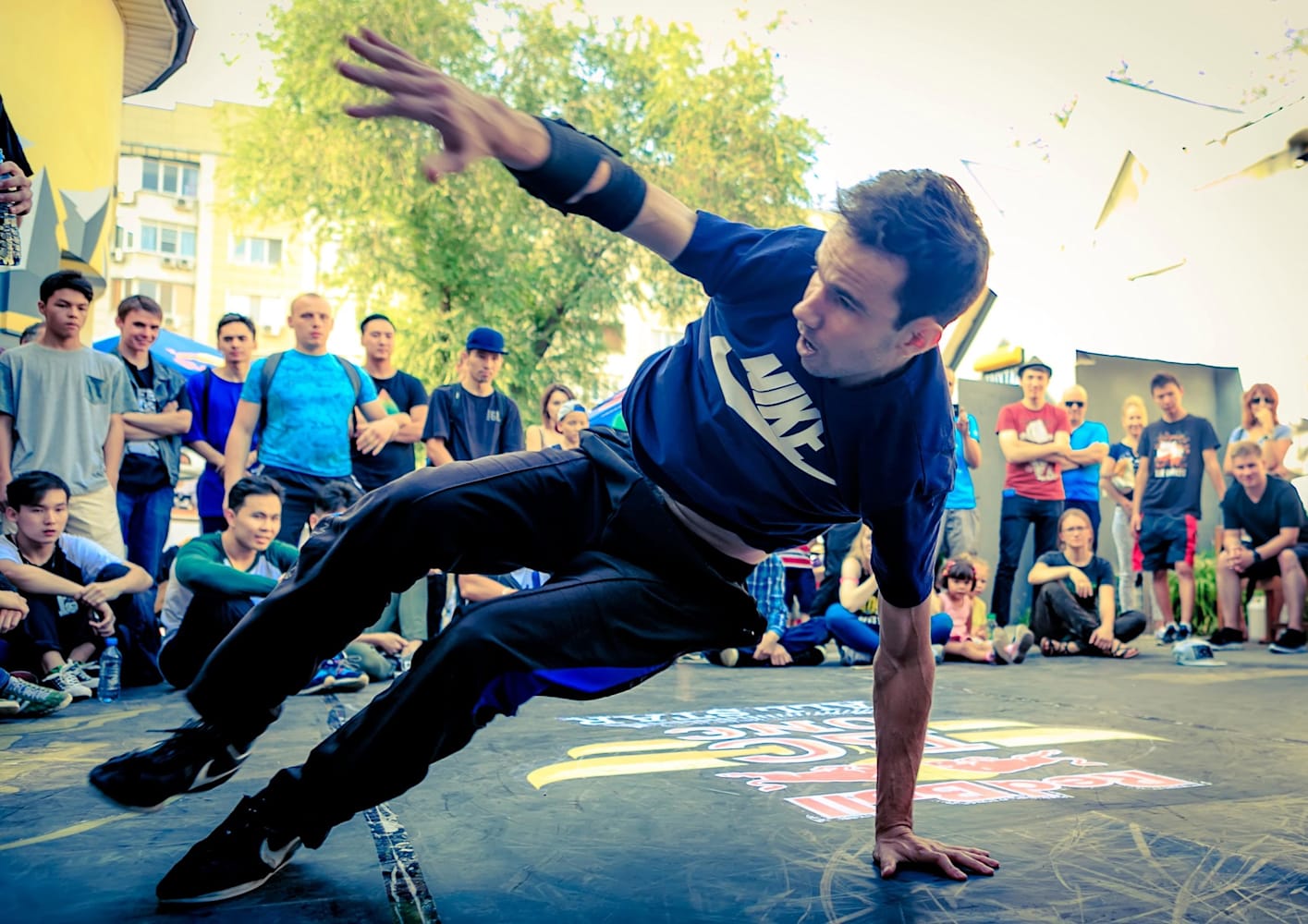 Бір-бірін сауу видеосы